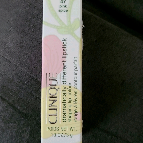 Clinique Other - 💄shaping lip color